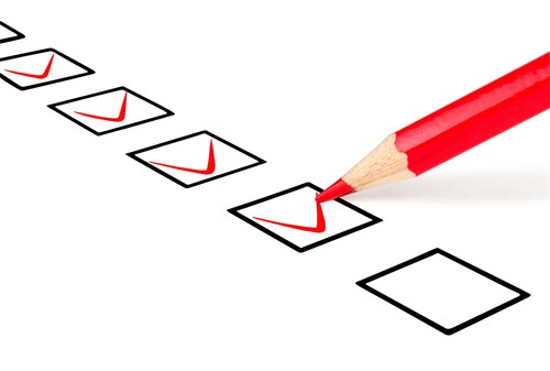 Check marks in a questionnaire. Image: urfin/Shutterstock.com