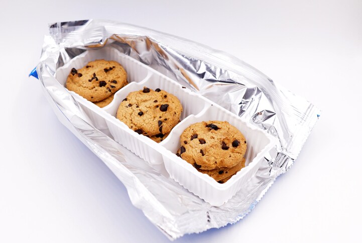 Why You Should Never Bake Cookies on an Aluminum Foil-Lined Baking