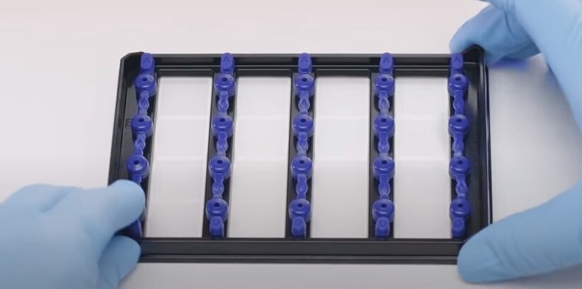 図4. Gasket capsの取り付け