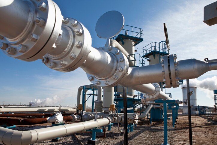 picture of valve on oil and gas pipeline