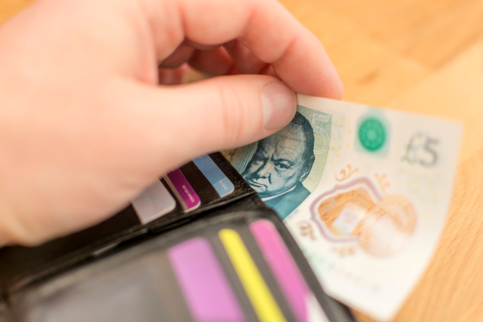 £5 note made of polymer