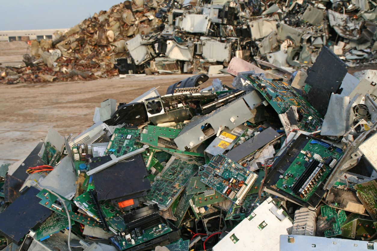 computer scrap mountain