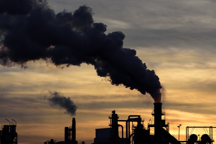 smoke from coal fired plant